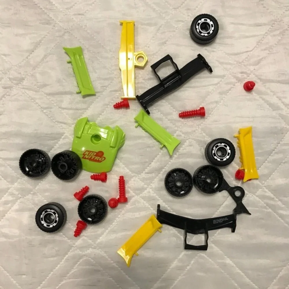 Hot Wheels & X2 Stem take apart 3 race cars and 2 drills‎
